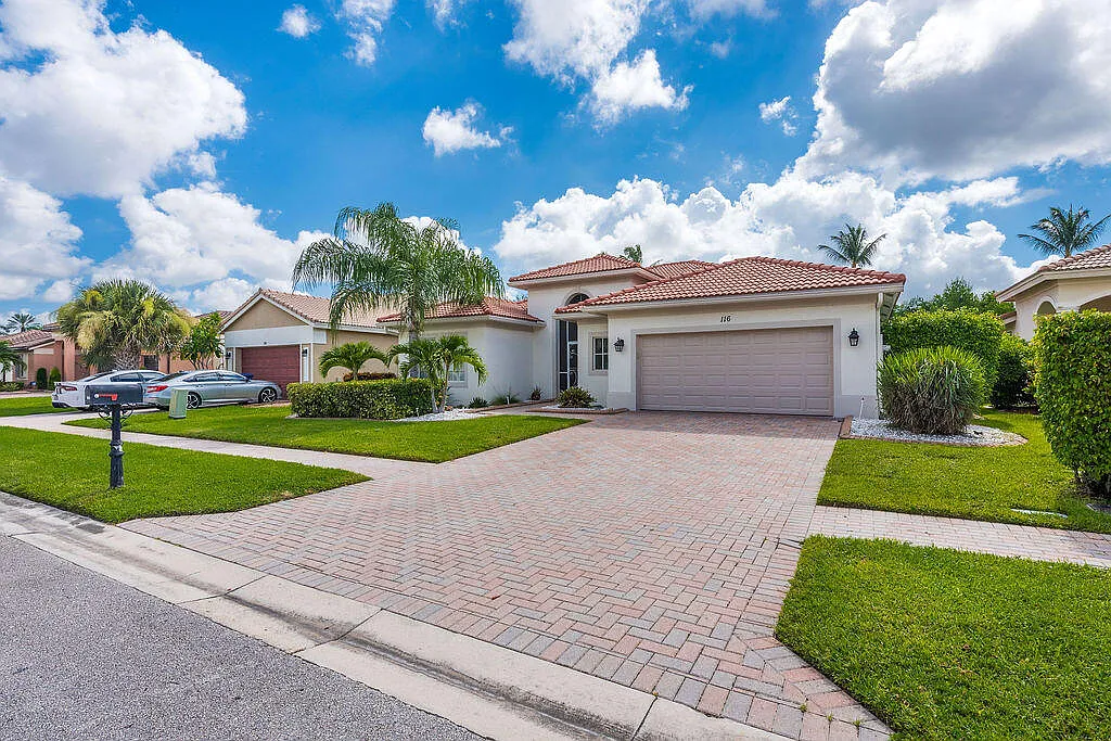 3 bed, 2.0 bath, 2054 sqft, $4,225 — Photo 3