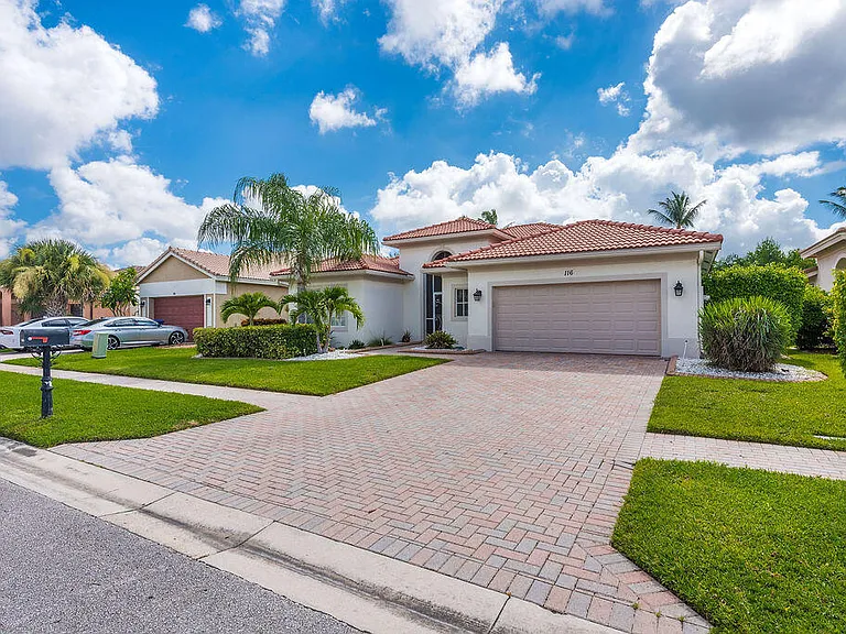 116 Bella Vista Way — Photo 3