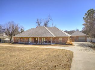 9300 Nawassa Dr, Midwest City, OK 73130