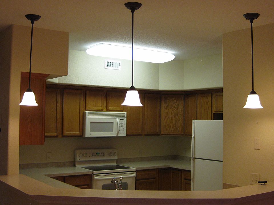 Kitchen with bar counter