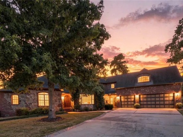 905 NW Provence Pl, Bentonville, AR 72712