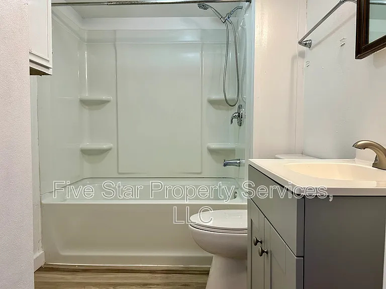 2360 S 9th St — Photo 17