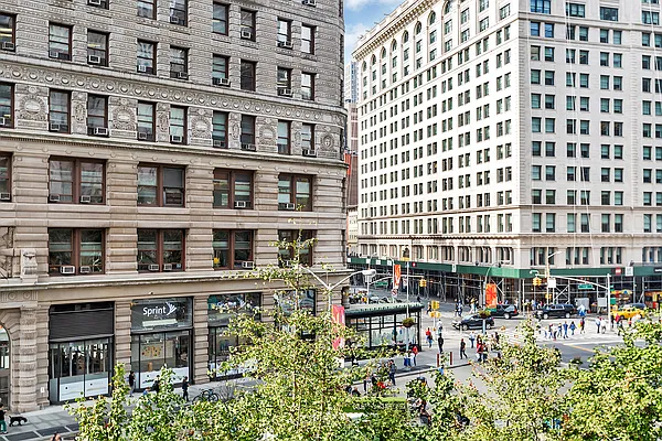 Rented by CORE | media 19