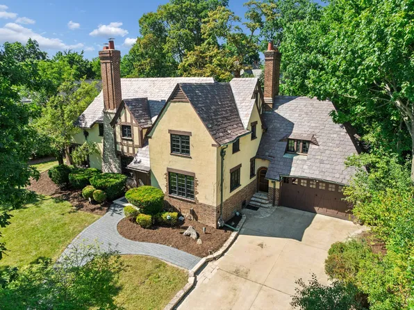 465 Dundee Rd, Glencoe, IL 60022
