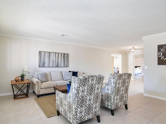 2nd image of 2710 E Campo Bello Dr