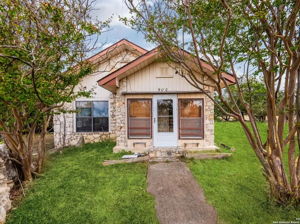 900 MOUNTAIN DR, Kerrville, TX 78028