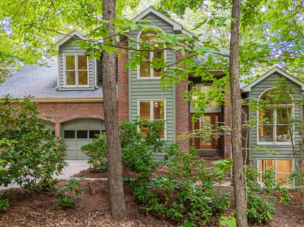 100 Collinson Dr, Chapel Hill, NC 27514