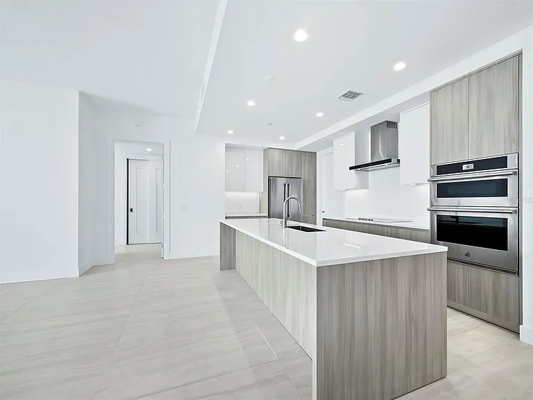 301 Quay Cmns #1003 — Photo 10