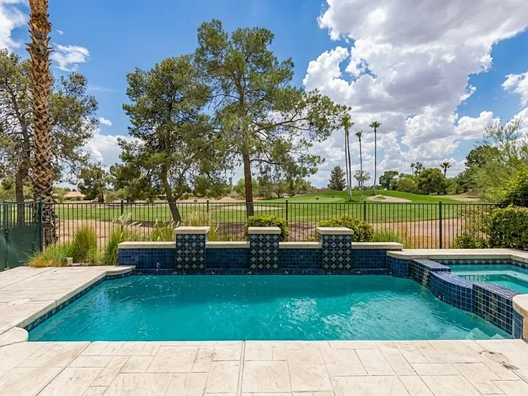 8941 Diamond Falls Dr — Photo 4