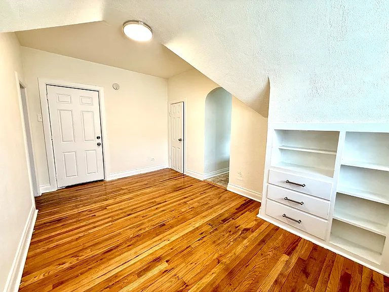 1454 N Marion St #9 — Photo 5