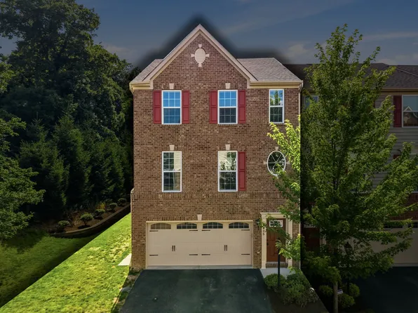 2405 Pointe View Dr, Mars, PA 16046
