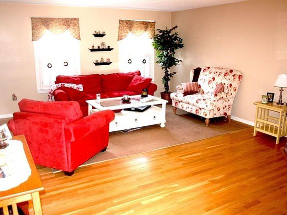 5th image of 18 Megansett Dr Unit 2