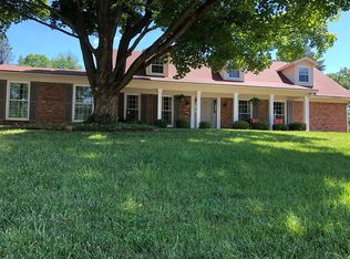 136 Seabrook Dr, Chesterfield, MO 63017