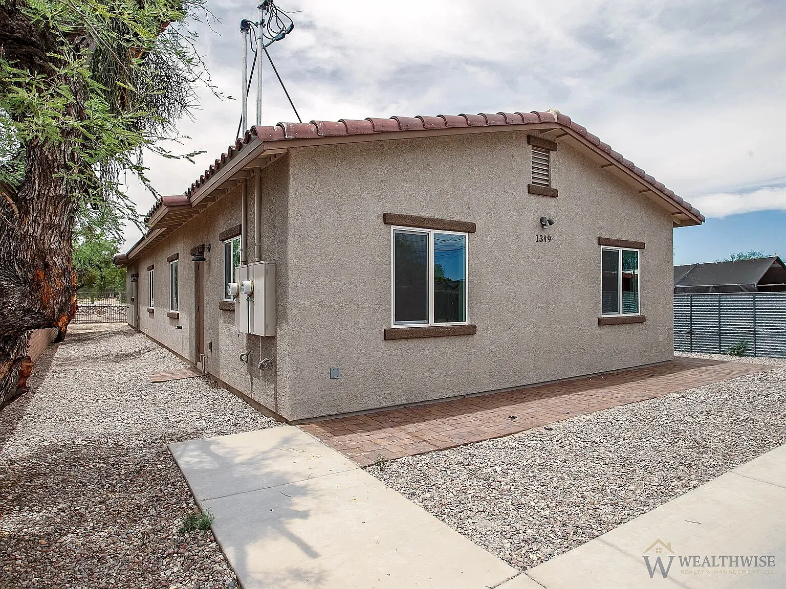 3 bed, 2.0 bath, 1079 sqft, $1,775 — Photo 1