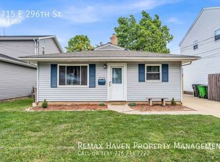 1715 E 296th St, Wickliffe, OH 44092