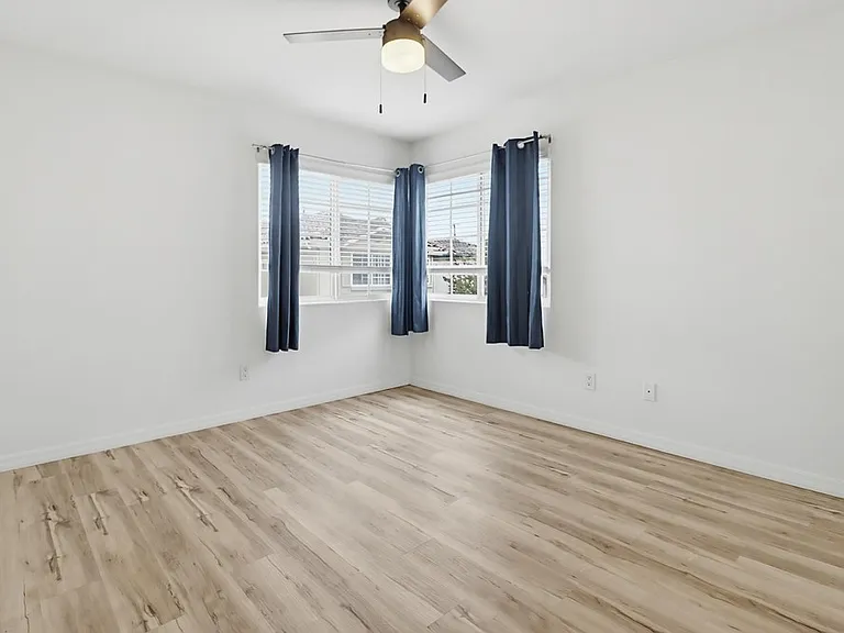 1774 Elm Ave — Photo 38