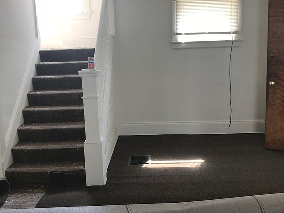 4th image of 166 W Warren Ave