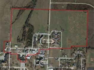 2323 N Ash St, Nevada, MO 64772