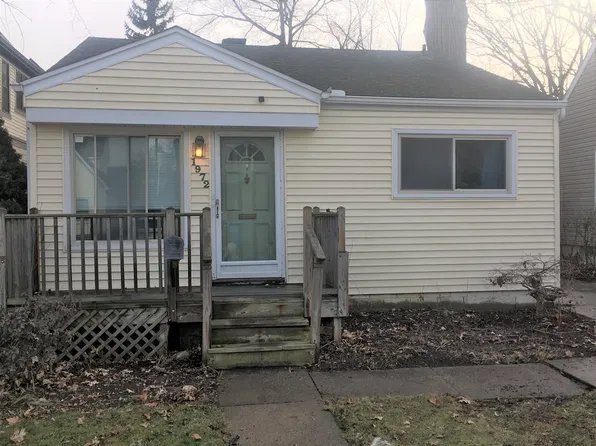 1972 Cole St, Birmingham, MI 48009