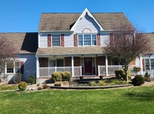 19 Swallow Way, Neshanic Station, NJ 08853