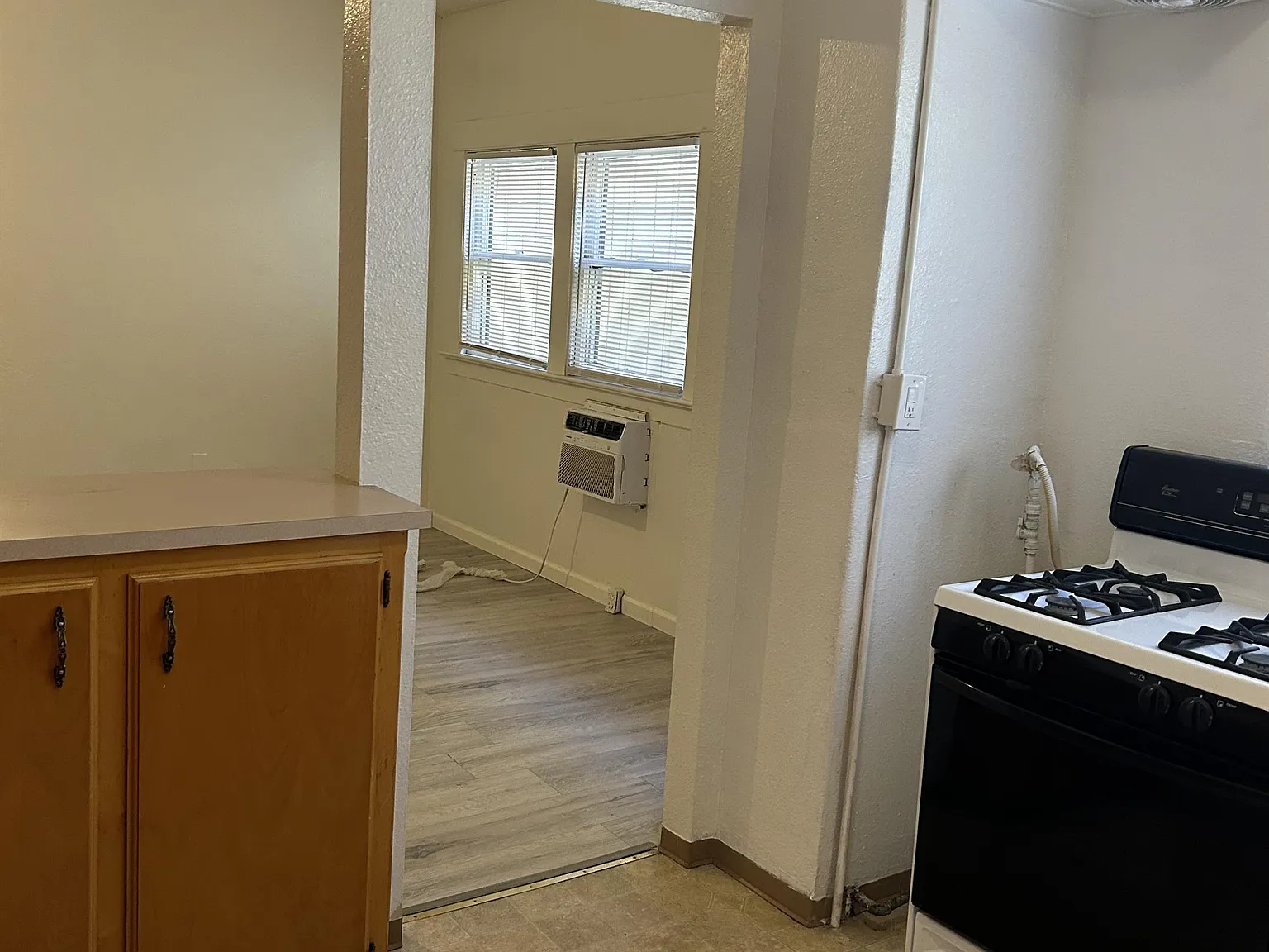1218 L. Street - B — Photo 3