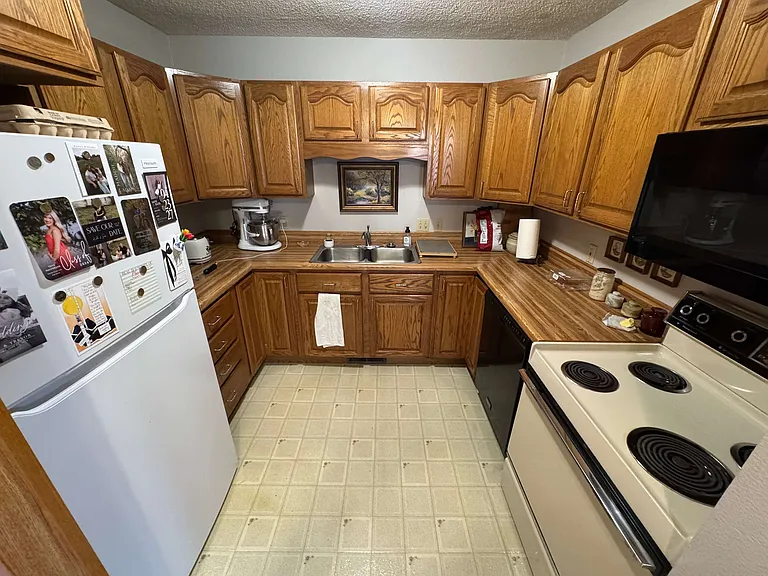 1403 Orchard Dr — Photo 6