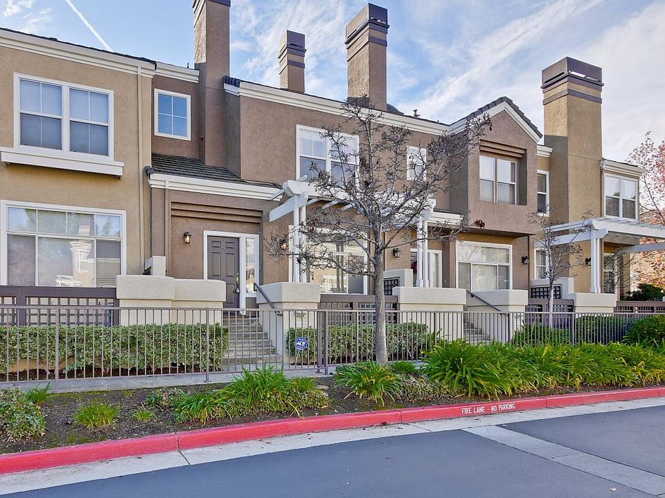 1st image of 403 Camille Cir Unit 15