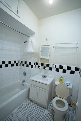 Rented by Nooklyn NYC LLC | media 27