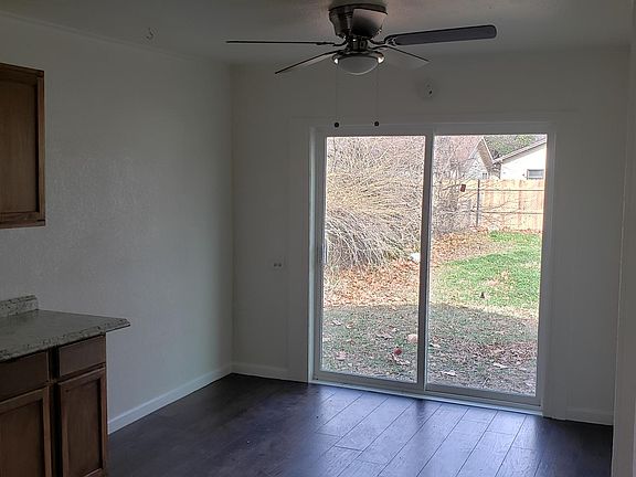 5th image of 313 Hayworth St