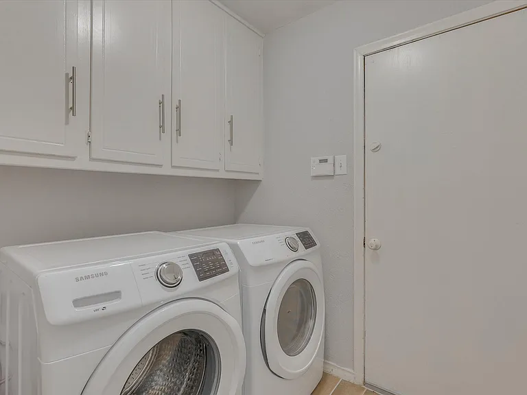 1425 Mayfield Ave — Photo 36