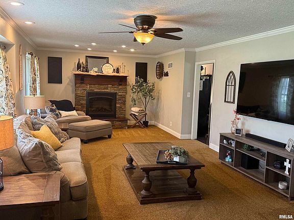 4th image of 315 Oakview Dr