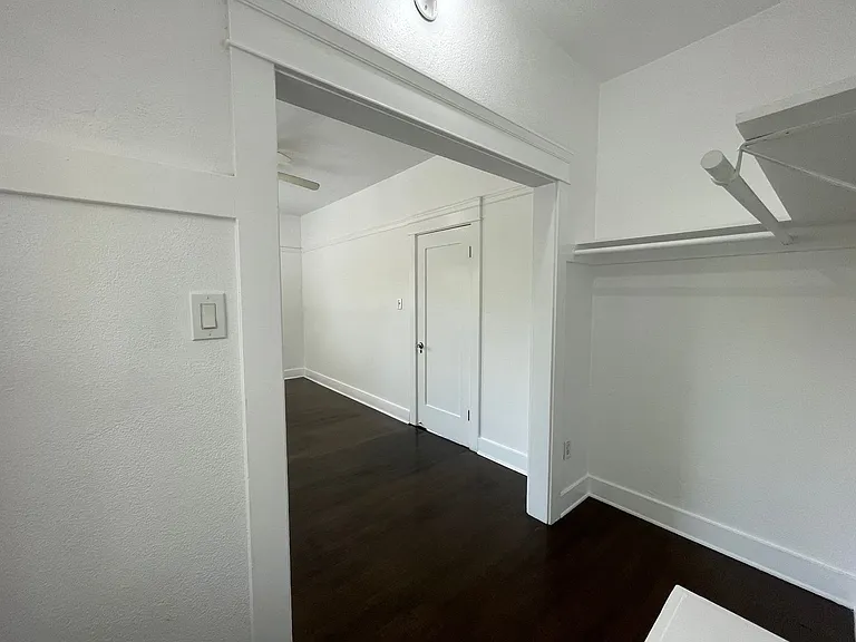 735 W 4th St — Photo 15