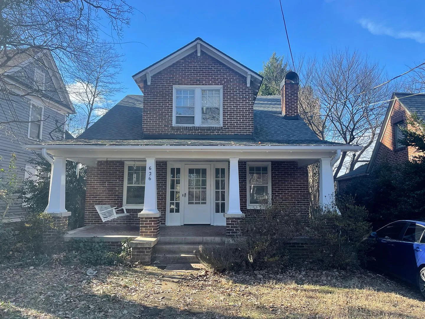 3 Bedroom, 3 Bath convenient to Downtown — Photo 1