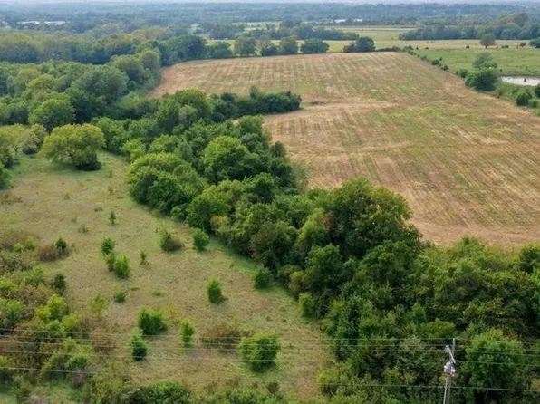 20530 N Webster St, Spring Hill, KS 66083