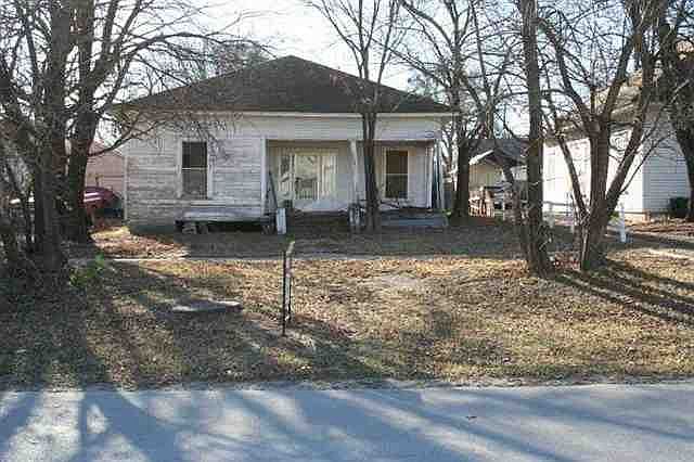 1st image of 306 E Taliaferro St