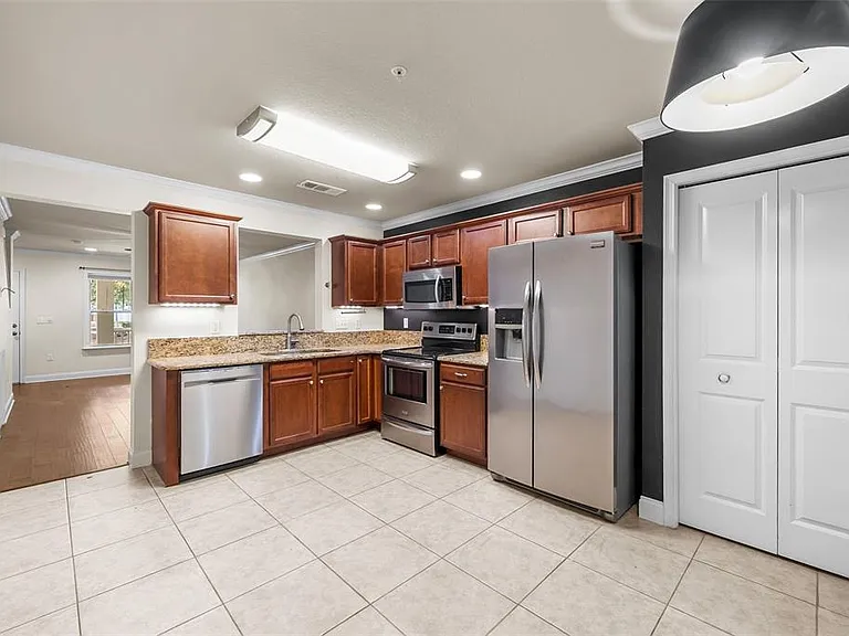 4605 SW 48th Dr #155 — Photo 7