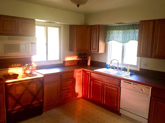3rd image of 18940 Johns Lakeshore Dr #3