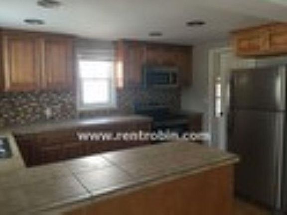 4th image of 7841 Madison Ave