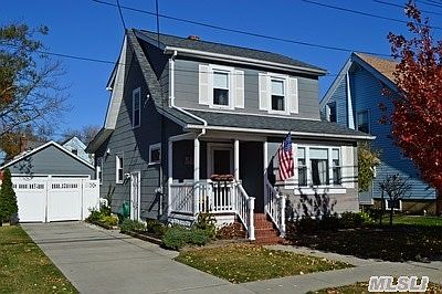 2nd image of 2890 Charles St