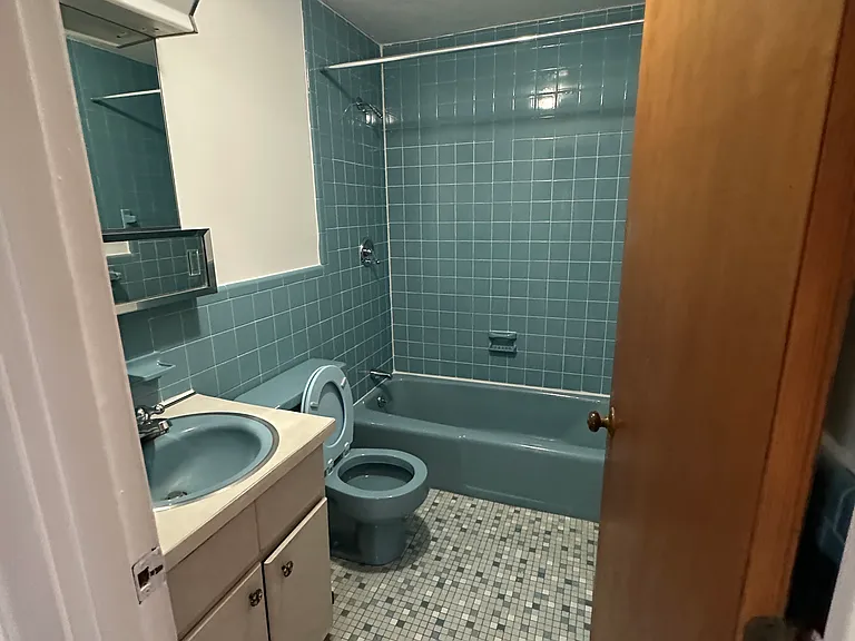162 Lexington St #28 — Photo 8