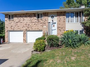 380 Summer Dr, Asbury, IA 52002