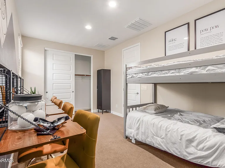43 E Capricorn Way — Photo 23