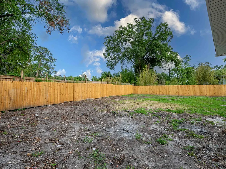 2013 Ronald Ln — Photo 10