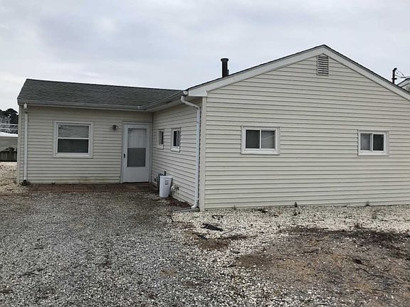 2nd image of 505 Laurel Blvd