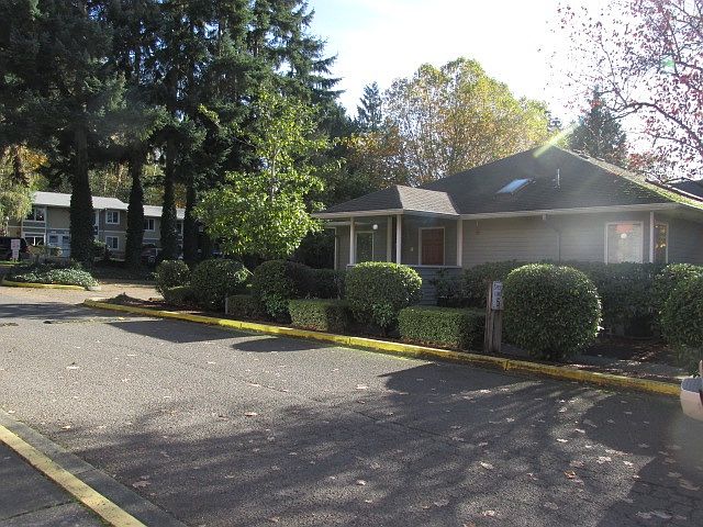2nd image of 8550 164th Ave NE