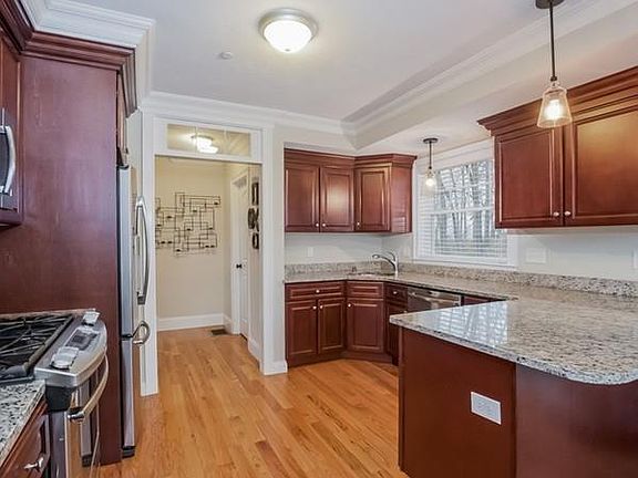 3rd image of 597 Sea St #3
