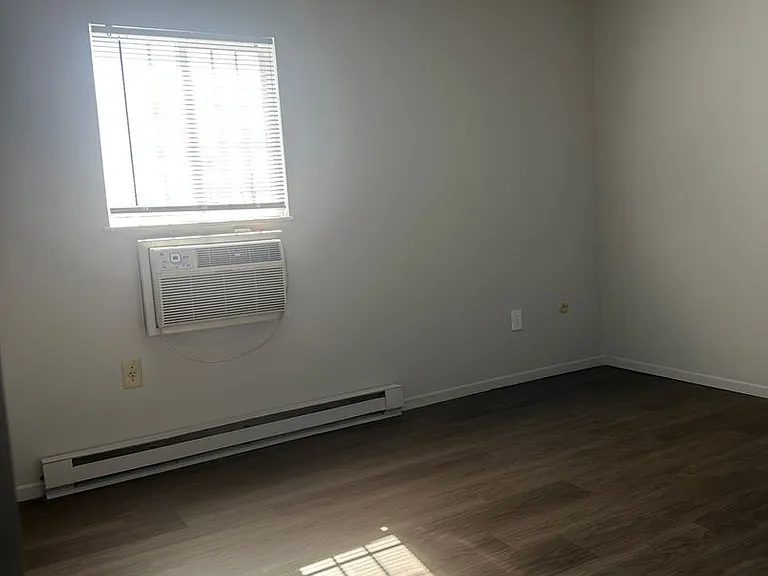 400 W Columbus Rd — Photo 5