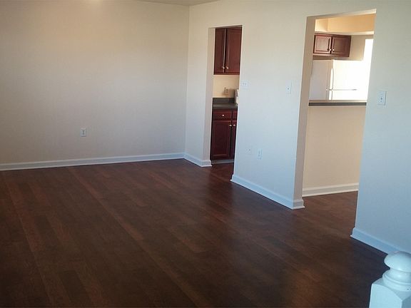3rd image of 203 Melissa Dr