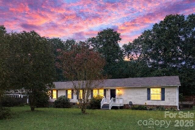 1st image of 114 Ashford Dr