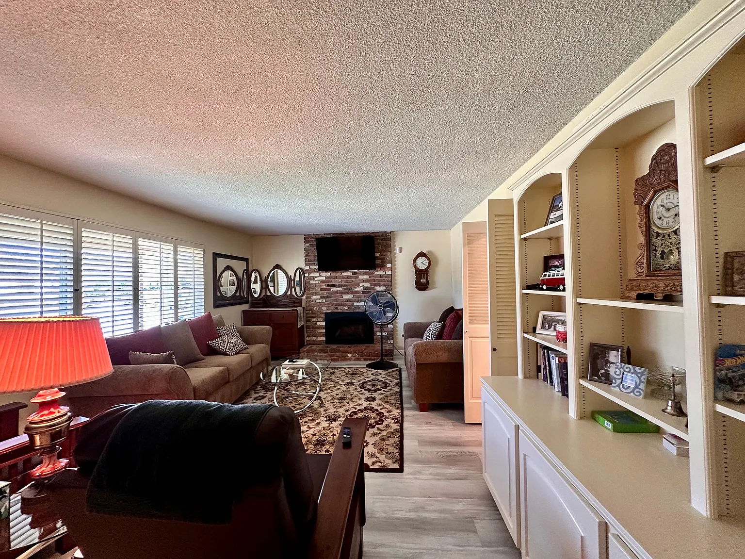 3 bed, 1.5 bath, 1340 sqft, $1,000 — Photo 3